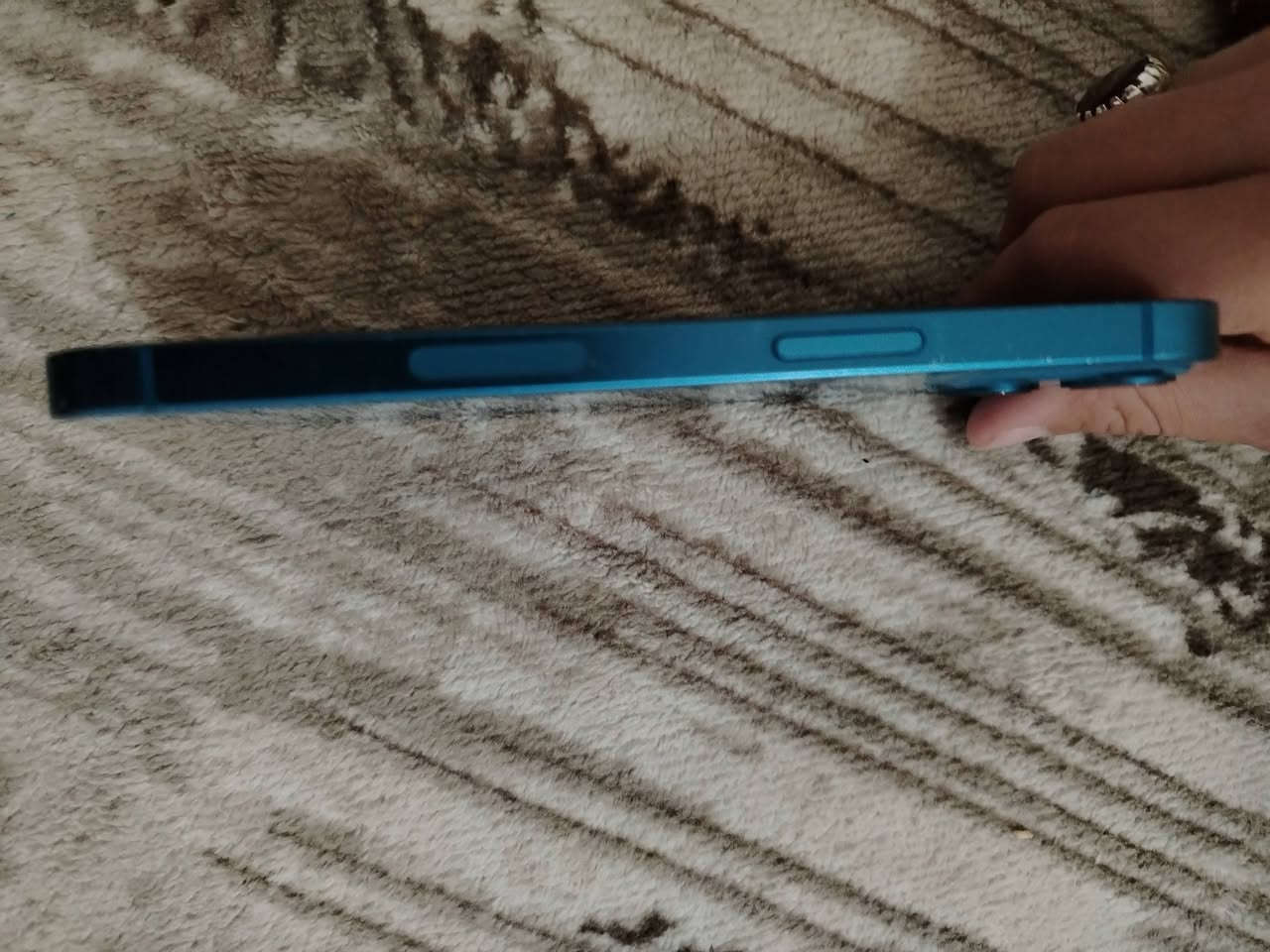 ايفون 13Pro
كلش نضيف

بطاريته 57

لون نيلي 

جهاز كلشي شغال بي  

سعر 500 بي مجال قليل 

ارقم ***********
