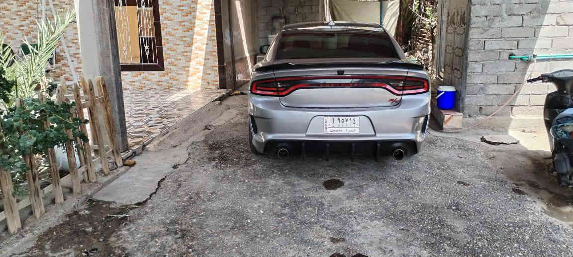 السلام عليكم
جارجر 2016 اصل  RT 
v8 5700
سياره rt معروفه مواصفاتها وارد امريكي رقم بصرة بسمي تحويل 
 ضربتها خفيفه جاملغ امامي مصلح نفسه بدون  ايرباك ولا دواخل لا شاصي ولا لغد والباقي كفاله  صور الحادث والسونار بلمنشور كلشي واضح بيها بارد بسيط ما بين هذا البارد من ضمن الحادث السياره صار عندي بيها شخط بسيط بلبابين  بعده على وضعه 
سياره نضيفه وجاهزه  تبريد جديد منضومه كامله راديتر  تبريد مع ماي جدد ولف حماوه 82 برمجه  فانات وعزم ودوانص حته على البانزين العادي  تشتغل حماوتها ما تصعد فوك 90 
تخم ويل مع تخم تاير جدد كير مكينه  كفاله  اكسل قبل يومين بدلته مال مديل 23  حداده قبل يومين بدلتها امامي وخلفي السياره جاهزه بدون نقص حته باتري وسلف جدد 
السعر 183 
مكان السياره بصرة القرنه  بني منصور 
***********
*********** وات ساب مفتوح
