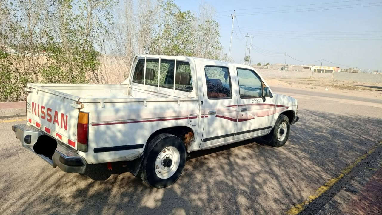 السلام عليكم للبيع نيسان بك اب موديل 95 كير ومحرك بلاد تخم تايرات حداديه جديده ما نقصه السعر 25وبيها مجال شي العنوان البصرة الزبير شارع المگصب للاستفسار ‏(‪***********‬‏)/(***********).
