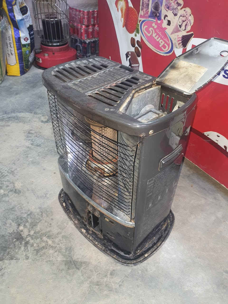 صوبه ياباني جام ماله مكسوره حجم وسط سعره ٢٠ الف مكاني روناكي الشراي يتصل ***********
