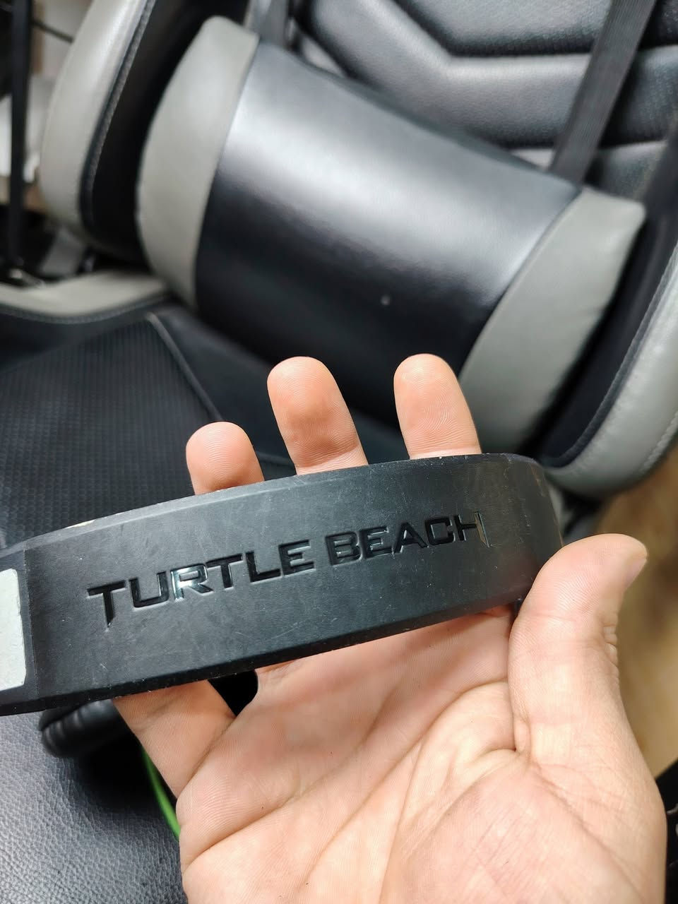 سماعه بااله اصليه صنع فيتنام
واير اواكس
نقص فقط المايك


**إذا كنت صاحب هذا الإعلان وتريد حذفه لأي سبب، رجاءا أرسل رسالة إلى الدعم الفني**