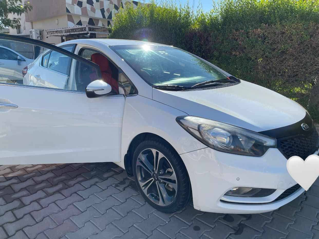 سيراتو مكفولة محرك ١٦٠٠موديل ٢٠١٤ رقم ربيل سنوية منتهية صار سنة
 اريد امداور ماشية ١٩٥ مكان السيارة بابل السعر 125 كفل ***********
