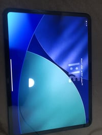 ايباد m4 ‎11 انج بطاريه 100‎%‎ بعده بضمان الشركة  مع كارتونته وشاحنته ...