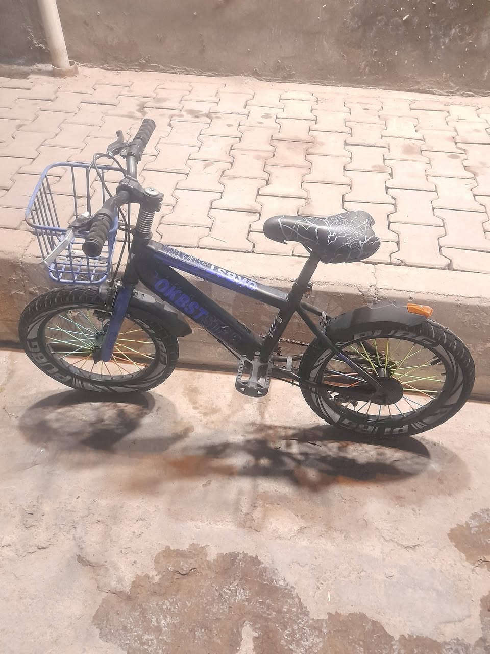 السلام عليكم متاح باسكل حجم ١٦ رياضي كامل من كلشي اي نقص مابي السعر ٣٥ الف وحجم ١٢ نوعية ممتازة ٢٥ الف التحرير ***********
