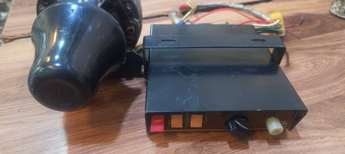 صافرة للبيع شغالة اصلية صوتها كلش عالي مكان بغداد*********** بغداد, العراق
