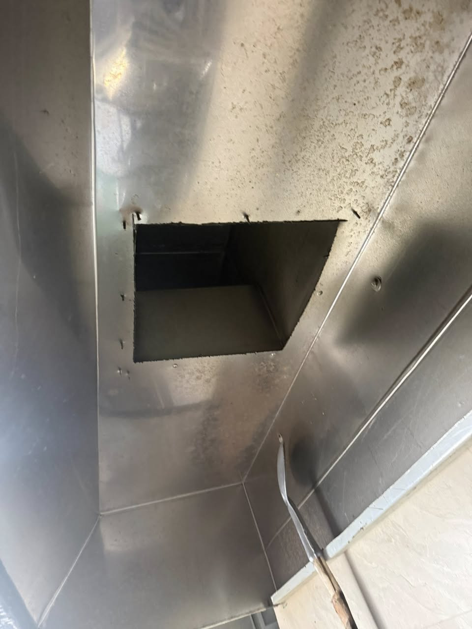 السلام عليكم بوجات هنه ودكت مالتهن طول بوجه مترين ثنينهن وعرض وعرض ٧٠ ودكت طول واحد ٣امتار ونص جداد واحد ما مشتغل بيه ابد موقع كربلاء رقم***********
