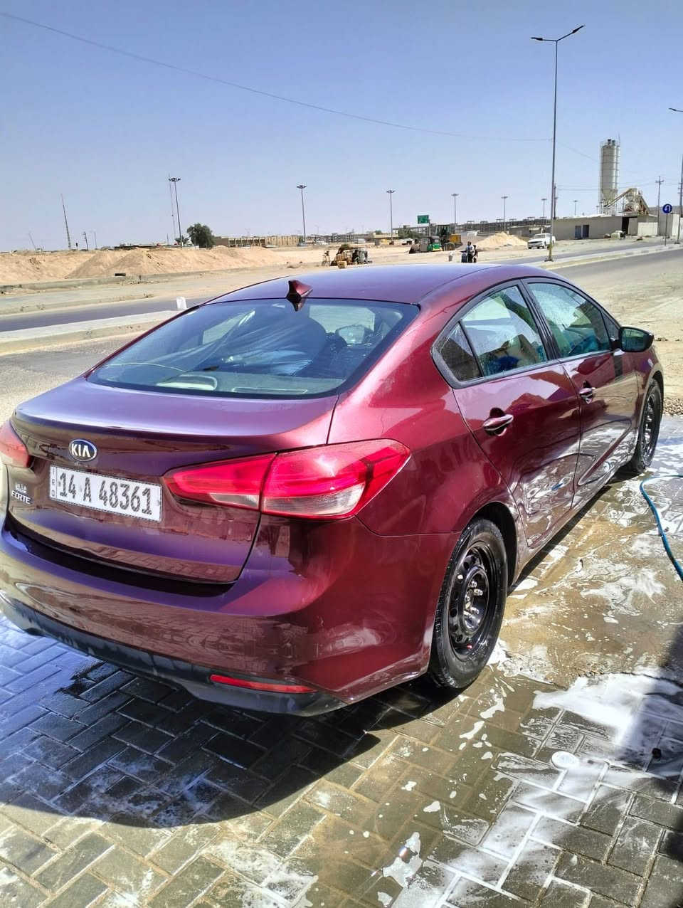 فورتي موديل 2017 وارد امريكي مكينه 2000دوش كير AT سياره صارله شهرين من مبدل مكينه سياره جاهزه تايرات حداديه جديده سعر 105 بيه مجال بسيط مكان سياره بصره ***********
