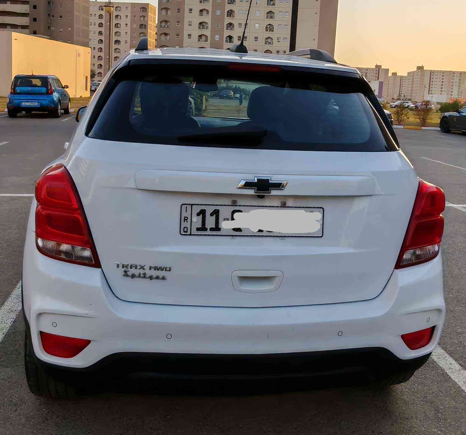 تراكس موديل ٢٢ وارد تبديل  قطعتين .بصمة داخل جلد AWD بيها تصليح الشاصي الايمن مكان بغداد بسماية
*********** السعر ١١٠
