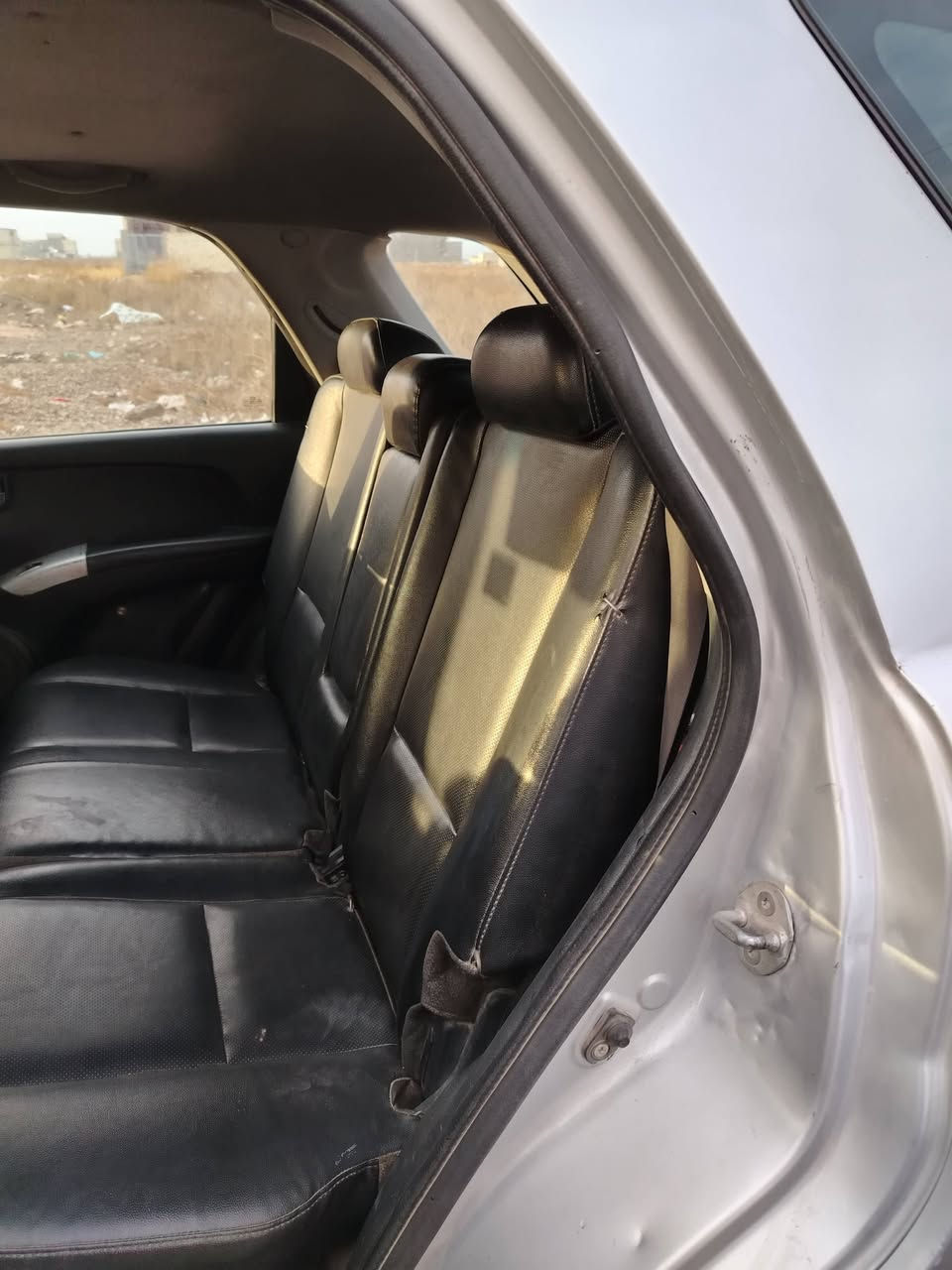 السلام عليكم سبورتج موديل 2009 وارد كوري. 
السيارة مكلوبة و مبدل قمارة و مصبوغة عام. 
محرك 2000 4 سلندر مجفت. 
كير و داينمو و بور ستيرن و راديتر كلهن تبديل جديد. 
حدادية زينه تبريد و تدفئه شغال. 
تدفئه بالكشنات و مرايات شفط و إشارات بالجاملغات.
تحويل مباشر رقم السيارة دولي جديد صلاح الدين.
مكان السيارة بغداد الصابيات الجسر الدوار شارع 100 قرب مجمع بوابة الكاظمية.
السعر 80 ورقة $
عذرا ما اجاوب على التعليقات. 
للاستفسار الاتصال على ***********
