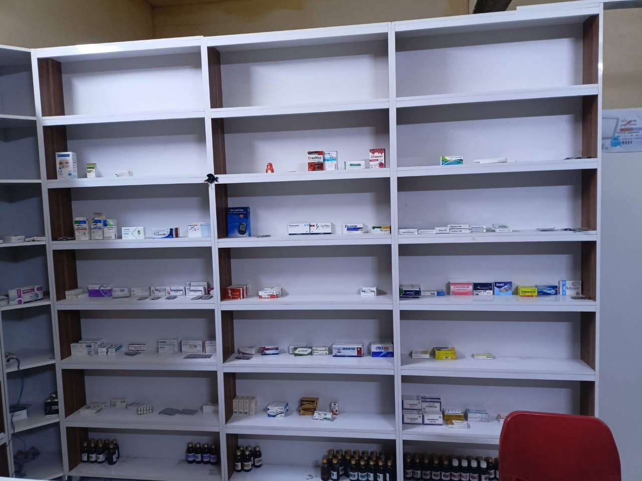 ڤاترينات للبيع
موجودة في حي البتول
سعر القطعة  65 الف وبيهة مجال بسيط
للتواصل رقمي ***********
