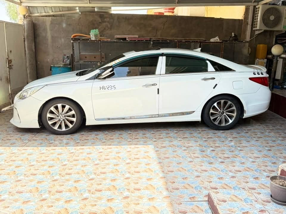 سوناتا امريكي موديل 2011فول مواصفات 1/1 فتحه سقف بصمه تشغيل اشاير بالمري تحكمات ستيرن تبريد قطعتين شاشة كبيرة كامرة دوارة مكينة 2400 تبريد ثلج كشنات جلد تدفئة تبريد ايضا كشنات تحكم كهربائي السيارة فول مواصفات بسمي رقم بغداد  سنوية لل 2027 مداور ثاني يوم حادثة قطعتين بنيد وجاملغ لا لغد لا شاصي لا فخذه اي شي مابيه من ناحية الشواصي واللغد والفخذه مكفوله سعره 100 وبيها مجال حك الجيه مكاني بابل ناحيه النيل اي استفسار الاتصال على الرقم التالي ***********

