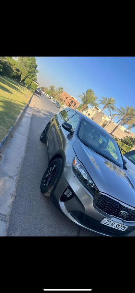 سورنتو 2019 
حادث جاملغ امامي ايمن فقط تبديل بدون ايرباك السياره جديدة جداً
6 سلندر 
7 راكب
شاشه كبيره
انظمه قياده 5
تحكمات ستيرن كروز سرعه 
كشنات كهرباء 
رقم وسنويه وهزه جديده 
***********
***********
