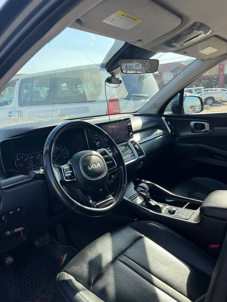 سلام عليكم 
 سورنتو 2023 /امريكي/ رقم بغداد انكليزي/ الموقع ناصريه                             
تقرير غرق الحادث غرق مياه امطار نسبه كلش بسيطه 
((مواصفات السيارة ))
*ماشيه (((32))) 
محرك//4سلندر 2500
 اربع وضعيات قياده
بصبة تشغيل+بصمه ابواب+تشغيل عن بعد
* ﻿مثبت سرعه
* ﻿﻿حساسات اماميه خلفيه 4 جهات
* ﻿ضوئيه زينون+LED+كاشفات
* ﻿باك لايت LED
* ﻿كامرا/360 درجه/ دواره
* ﻿شفتان مقود
* ﻿شاشه كبيره نكفيشن
* ﻿﻿اضاءه داخليه هادئه
* ﻿﻿مقاعد جلد ( كهربائيه) 
* ﻿شاشه لمس تبريد
* ﻿2 قطع تبريد
* ﻿نظام -مانع انزلاق+نزول منحدرات
* ﻿اشاره بالمري الجانبيه
* ﻿منفذ طاقه + شاحن لا سلكي
بعد بيه مواصفات اكثر
ملاحظه ??
السياره مكفوله ((( تقرير غرق )))
السعر235 $
للاستفسار/ متواجد على الواتساب***********
