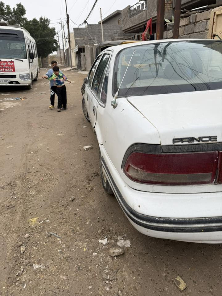 سلام عليكم ورحمة الله وبركاته اخوان سيارة دايو برنس موديل ١٩٩٤ يرادله ترتيب  هامله اثر شغلي  كير ومكينه مكفولة لاتنقيص ولاتبخير  رقم بابل تحويل مباشر  عنوان السياره  السعر ٢٤ وبيها مجال للطيبين بغداد الدورة ابو دشير ***********
