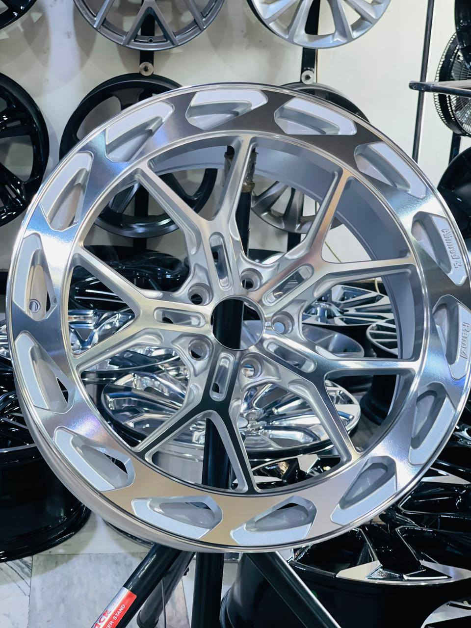 السلام عليكم ويلات  روهانه
يرهم جارجر / جالنجر / موستانك / كرايسلر 

احمد ورمزي 
احمد ورمزي 

***********
