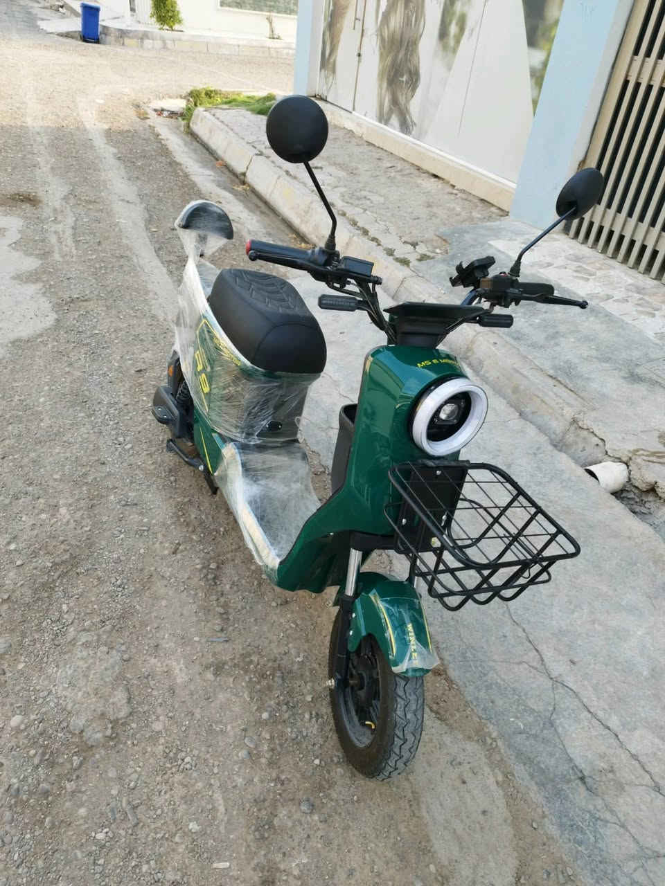 دراجة R9 موديل 2025 بطاري چبير 32 مو صغير 24 فولت مكاني كركوك راس دوميز رقم *********** سعر 470 وبيها مجال واتساب
