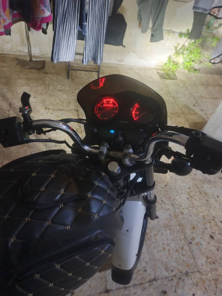 بوكسر موديل 22  سنوية تحويل ثاني يوم رايدهه ب 1550 وبيهه مجال بسيط للاستفسار 
*********** الزبير, البصرة
