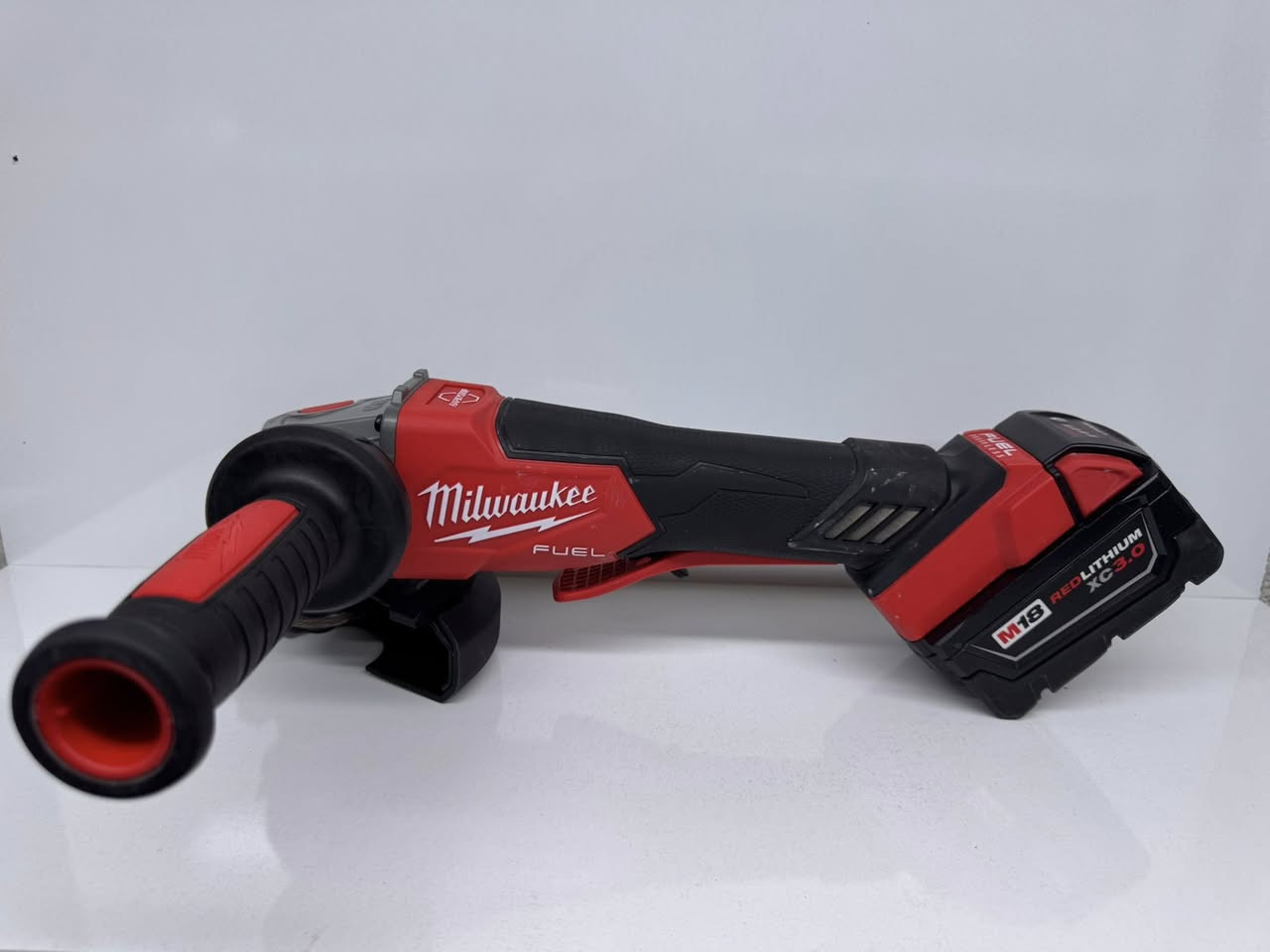 سلام عليكم اخوان
ملواكي اصلي مستخدم كلش قليل مثل ما متشوفه نسبة النضافه 98 /100
توصيل متوفر 
الشراي خاص او واتساب 
*********** واتساب 📞
