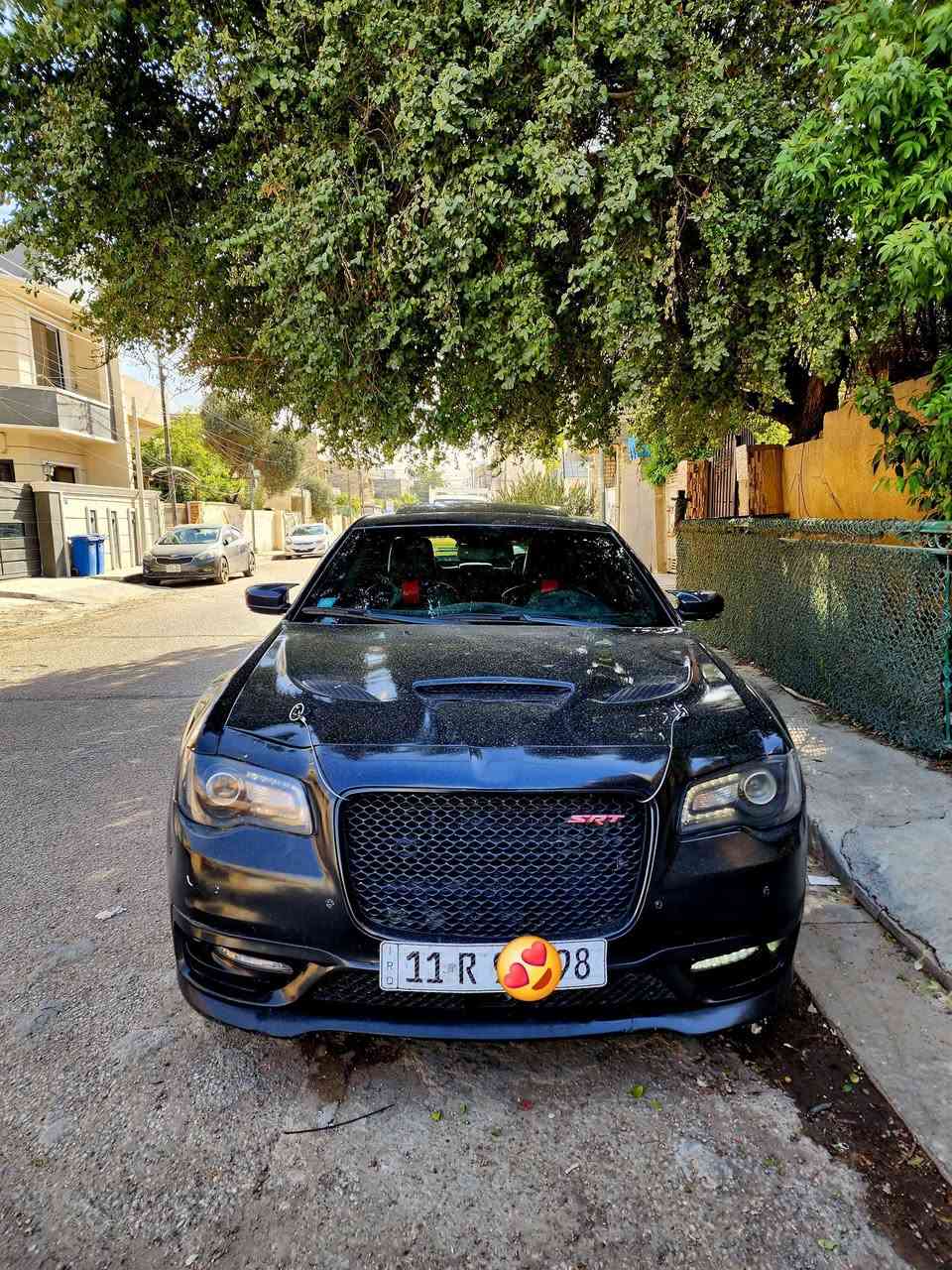 كرايسلر اوباما 2012 300C SRT محرك هيمي 8 سلندر 6400 فول مواصفات رقم بغداد بأسمي الهزه مامنتهيه حادثها دعاميه وقليل بالجاملغ الخلفي بس الهلال فوك التاير   وشخط بالباب الخلفي  تخم تاير جديد  كير ومحرك وحداديه  جيد جداً   كشنات جلد كهرباء تدفئه وتبريد خزن ميموري بانورما شاشه كبيره شفتات  بدون اي نقص  السعر 160$  وبيها مجال قليل  مكاني بغداد حي الاعلام  ***********
