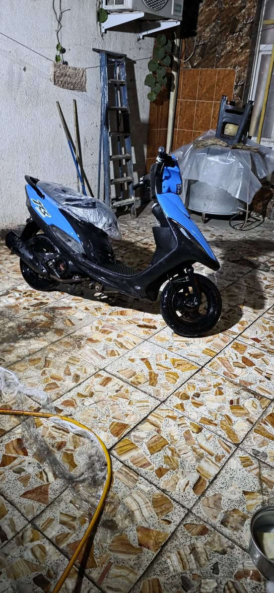 السلام عليكم
دراجة ماكس عدلة للبيع 
دراجة نظيفة كفر ومحرك مامفتوح شغالة سلف وهندر بيهة شلعة ومعدل خير من الله تدك ١١٠ 
كهربائيات كلهن شغالات اشاير لايتات 
كلجات جدد وتاير خلفي جديد 
السعر ٦٠٠ وبيهة مجال حك الجية مكاني العبيدي الرئاسة 
شراي تعال خاص او اتصل على هذا الرقم ***********
