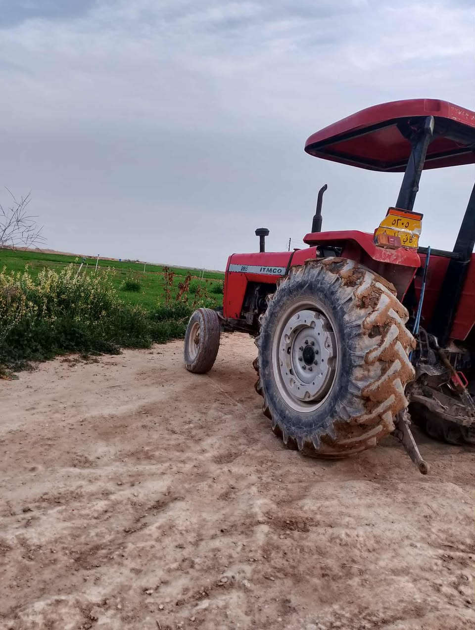 فوركسن ايراني مديل 9 شرط مكفوله على كل عيب تايرات نص عمر والباقي كله مكفول سعر 72 وبيها مجال اتصل ماجاوب فيس ،،،***********
