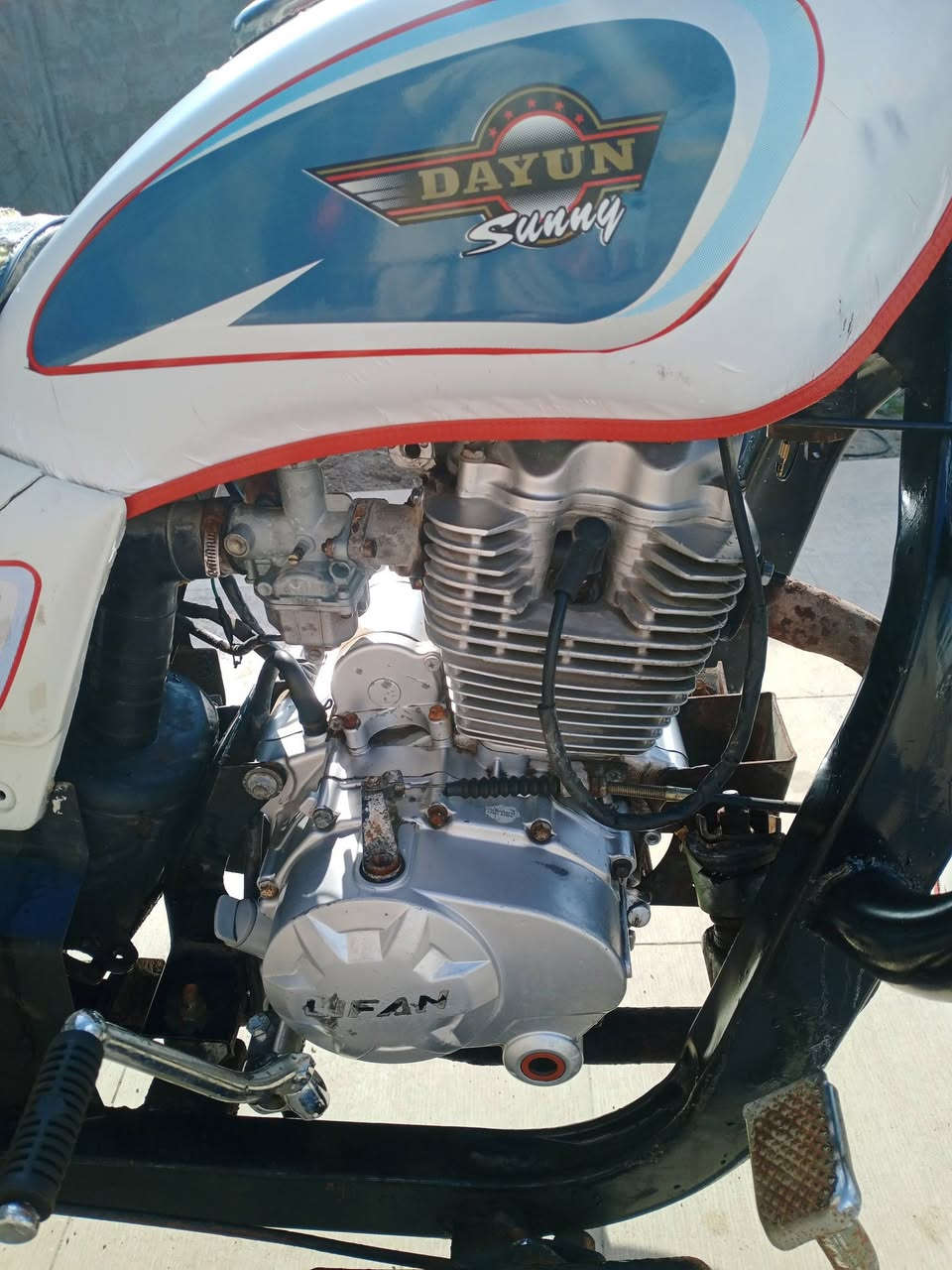 سلام عليكم ستوته للبيع موديل 2014 شاصي مكفول جويت لحيم مابي أوراق كامله جدد مكينه برغي ما مفتوح بيهه جديده  كهربائيات شغاله مكان سوق الشيوخ السعر 1300 وبيه مجال ***********
