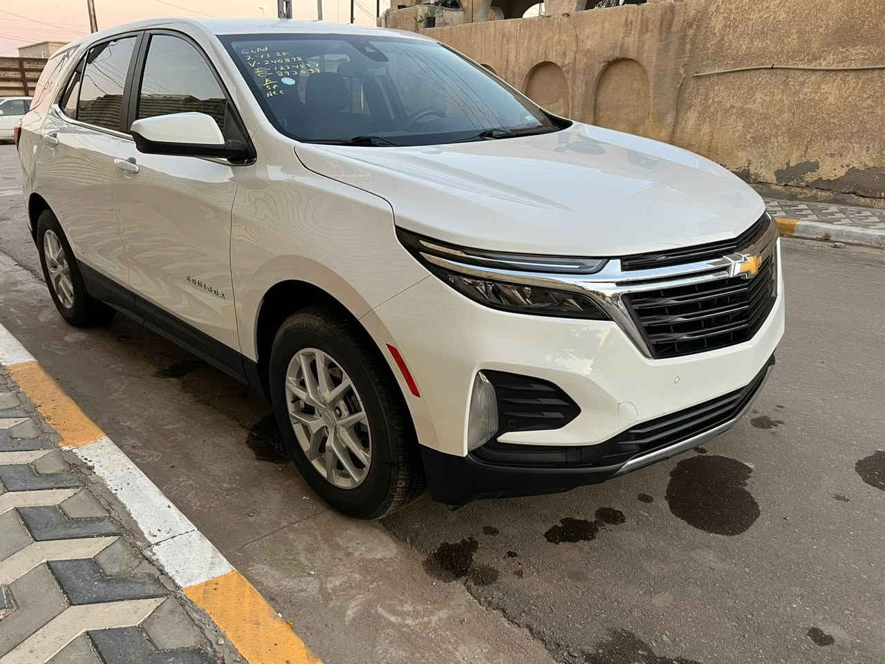 السلام عليكم للبيع فقط
شوفرليت اكيونكس شهداء ميسان 
موديل 2024 دخول جديد 
السيارة حادثةكلش خفيف جانبي  
فقط صبغ ربع الباب والجامبغ والباقي كلة كفاالة البجم كلة كبس السياره كاشية كلش قليل 
تترقم السياره ميسان شهداء
المواصفات 
.تشغيل عن بعد 
.بصمة ابواب 
.كشن كهرباء 
.رادار امامي 
.رادار جانبي 
.حساسات امامية
.كامرة وحساسات خلفية
. فول تحكم ستيرن 
.نظام التوقف الذاتي
.تبريد وتدفئة بالكشنات
.صدنوك كهرباء 
.فور ويل 
مكان السياره ميسان 
السعر 185 بي مجال قليل 
للأتصال
***********
