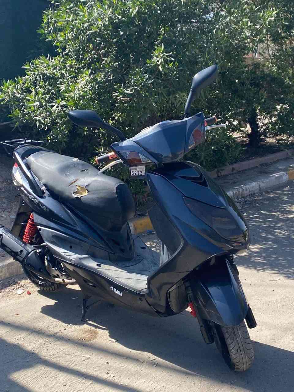 سلام عليكم دراجه سكنس فحل للبيع 
دراجه كامله مكمله اي نقص مابيها كهربائية كلهه شغاله 
لمكينه خرسه ✅️مكاني بغداد الحريه 
استفسار رقم *********** واتساب موجود
