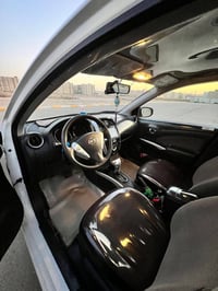 للبيع فقط نيسان صني  مصري موديل ٢٠٢٣نظيفة باسمي احولك ثاني يوم  ماشيه ...