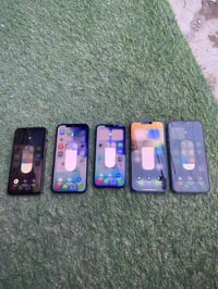 أجهزه عدد 5للبيع  الأول 15بروً ماكس  ذاكره256بطاريه100مستبدل  شرق اوسط...