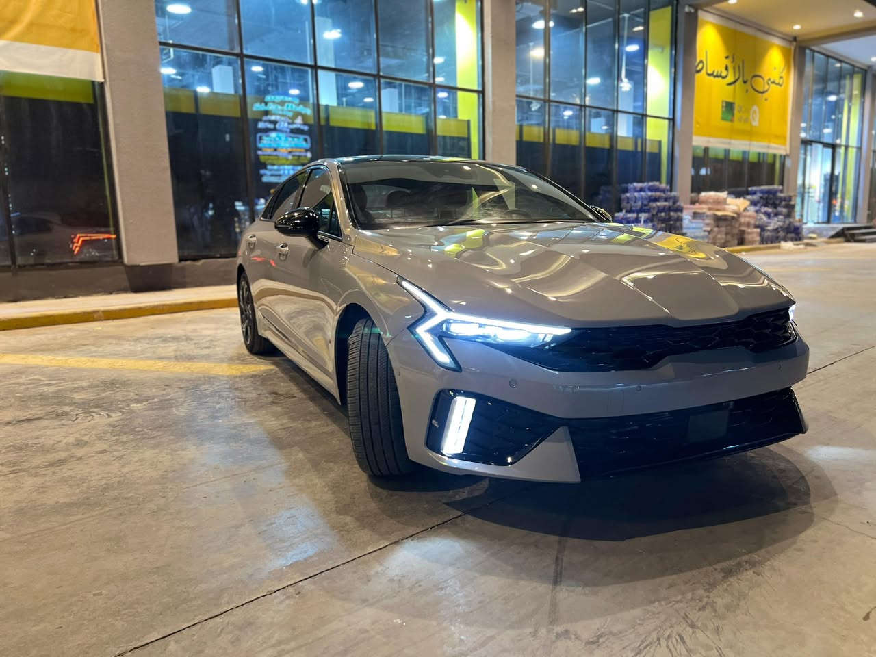 السلام عليكم
للبيع K5 موديل 2025 GTLINE فول مواصفات

مواصفاتها 

مكينه 2500 

مازدات ذكيه تصعد وتنزل وتفتر معه لاستدارة 

كشافات ضباب

بك لايت LED

أشاير بالمري 

بانوراما

6 حساسات إماميه 

4 حساسات خلفيه 

رادارات محيطيه امامي خلفي جانبي 

قياده ذاتيه 

توقف ذاتي 

تحديد مسار 

رادار تفاعلي 

مثبت سرعه

أوامر صوتيه 

شاشه متصله 

شاشة اعطال 

شاشت تكيف 

هندبريك بصمه 

5 وضعيات قياده 

شحن لاسلكي 

وتو هولد 

كرسي كهربائي جلد 

تدفئة مقاعد إماميه 

تدفئة ستيرن 

سماعات BOSE 

أضويه داخليه لمس 

داخل احمر 

دفع رباعي 

وباقي المواصفات معروفه 

ماشيه 12 ألف 

حادثه خلفي جنطه وشبر بالجاملغ الأيسر وبالحادث لبنيد معكوف 

حتى اوضح اكثر لجنطه بلاديه نفس الوون فتحته من سياره مابيه قطرت صبغ 

يعني عدي شبر جاملغ وبنيد مصبوغات 

مكفوله من الشواصي والغوود وحتى لبراكيت الأمامي 

السعر 200 وبيه مجال 

للتواصل ***********
