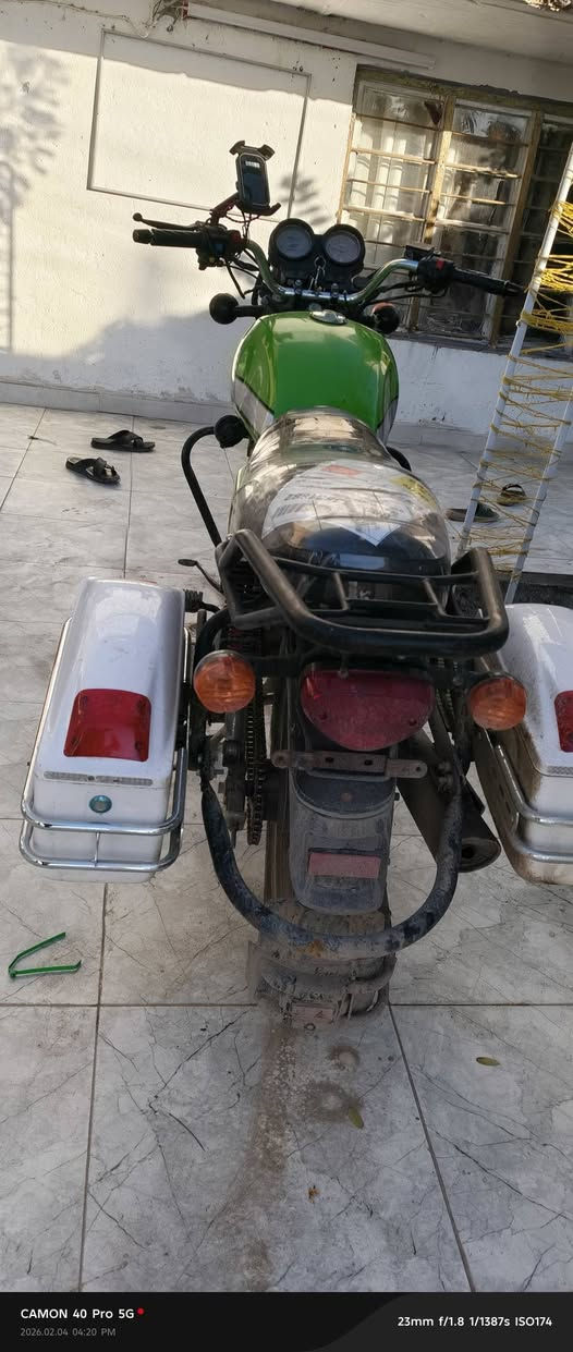 دايون كلاسك  لون تفاحي  🍏 مكفوله من ضربه شاصي مكينه مكفولات كهربائية كله شغاله بريكات جدد مناقصه برغي الف مذب عليه فوك كل هاذه أوراق اصولي شرط ترقيم وصل معرض موجود احله من صور بلف مره مكينه مبدل ولفات فقط مكاني الإسكندرية سعر مليون و350 وبيه مجال  ***********بي واتساب
