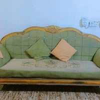 تخم عشر مقاعد للبيع نضيف دوشمه جديده الله شاهد انتقلنه لغير بيت ومستعج...