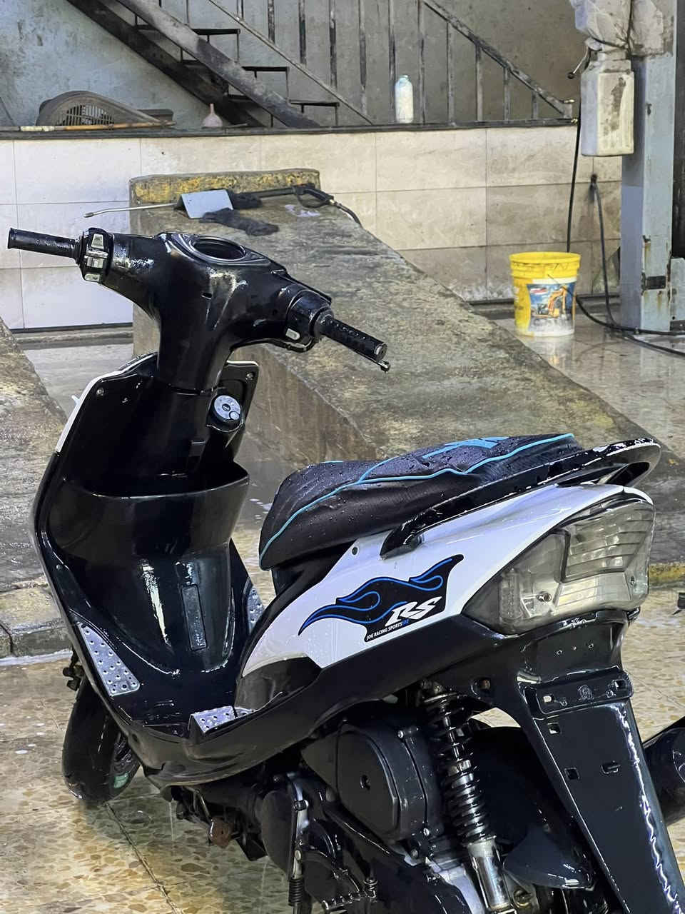 ماكس عدله ما مفتوحه عل بلاد مكينه جديده شرط للجماليه كفرات جديده السعر 600وبيها مجال بسيط
***********
