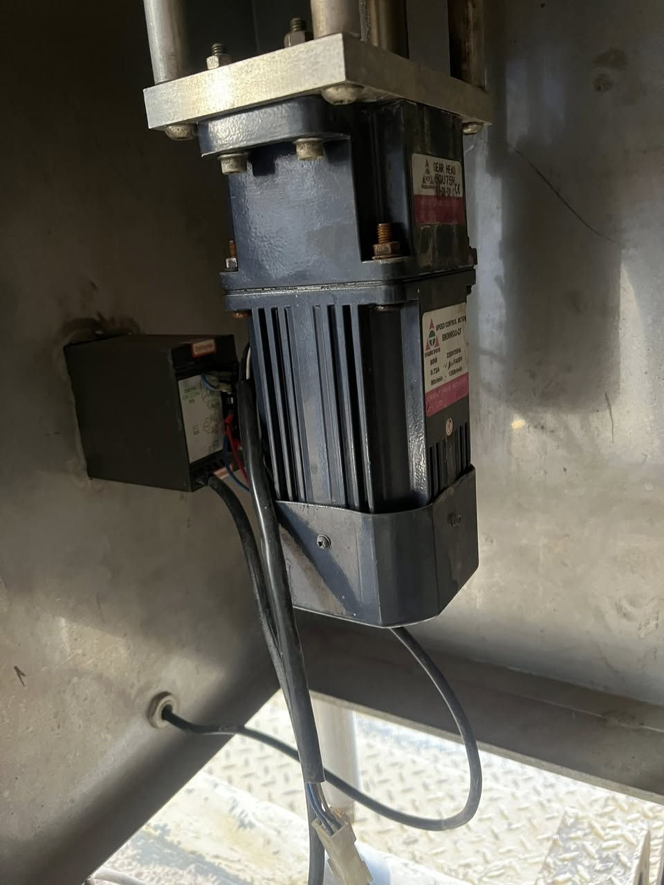 السلام عليكم.. للبيع وجبة طاولات تجميع وتوجيه عبوات (صواني دوارة) ستانلس ستيل.
المعدات بحالة جيدة جداً ونظيفة، ومثالية لأصحاب معمل (أغذية، تعبئة مياه، منظفات، أو أدوية).
المواصفات: ستانلس ستيل بالكامل (درجة أولى). محركات مزودة بـ (Gearbox)
***********
***********
