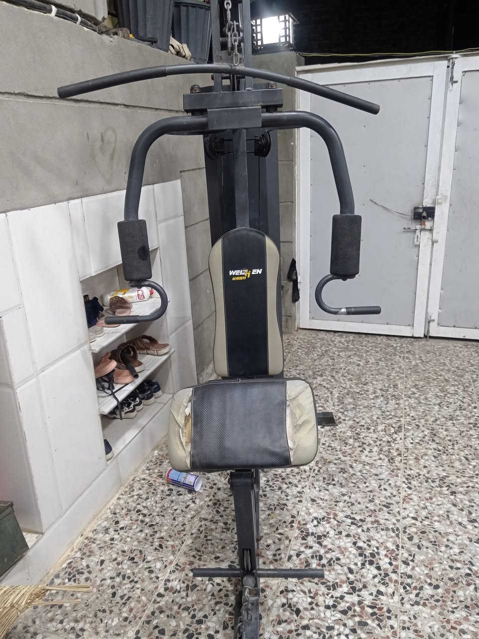 للبيع جهاز نظيف سعرة ٢٠٠الف وبي مجال قليل
***********
