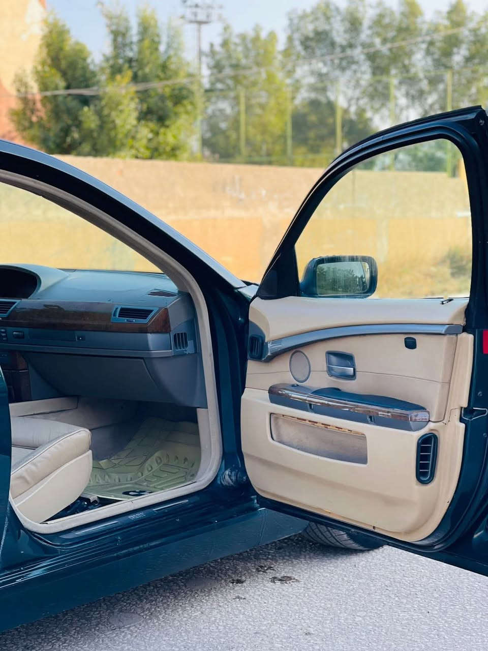 بي ام باخره 2002 محدث 2008 
رقم بغداد تحويل مباشر 
كير - محرك - تبريد - حداديه - باتري - تخم تاير جاهزه  مكاني بابل  مكلف بنشر ‭0773 531 1088‬
