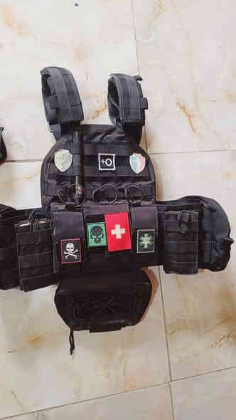 سلام عليكم اخواني& درع وحماله M4 وكراب HS للبيع جديدات شرط. تواصل واتساب *********** سعر كلهن ب50 عمي بلاش مكاني بغداد مدينه الصدر
