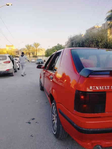 السلام عليكم رينو 19 موديل 91 سنوية28 عظم كربون بنزين كير محرك شرط طخم  تايات شرط مصبوغه عام جماليه للاستفسار على رقم الهاتف مكاني سومر***********/***********
