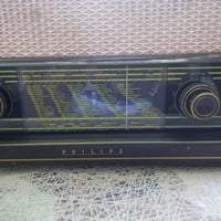 راديو فلبس سنه الصناعه ١٩٥٧ الجهاز بي fm السعر ٢٥٠ الف وبي مجال السعر ...