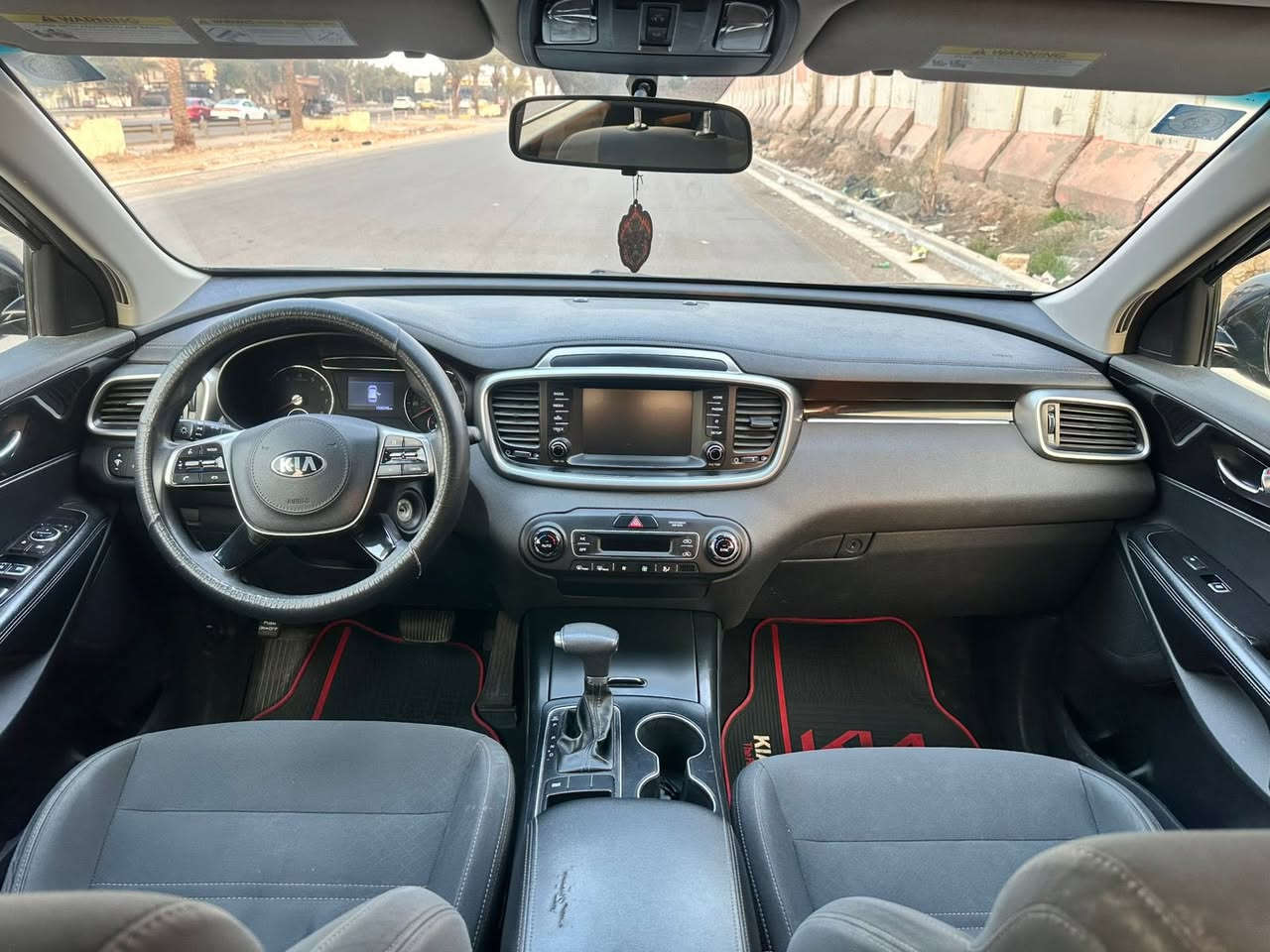 ا
سلام عليكم لبيع سورنتو 2019 وارد أمريكي رقم بغداد بسمي 
سياره مكفوله من صبغ ول تبديل سونار بل منشور 
مكينه 6 سلندر. 7 راكب كشن كهرباء سياره جاهزه بدون اي نقص سعر 185 سياره بغداد رقمي ***********
