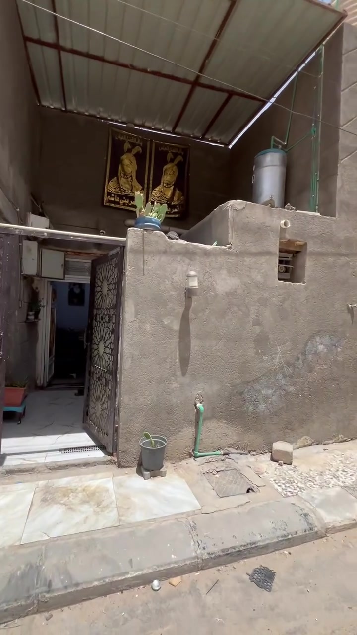 السلام عليكم دار للبيع ناصريه حي الفداء شارع المدارس قرب مدرسه الصينيه
غرف ٣+صاله +استقبال +مطبخ +صحيات بناء طابوك عكاده 

***********
