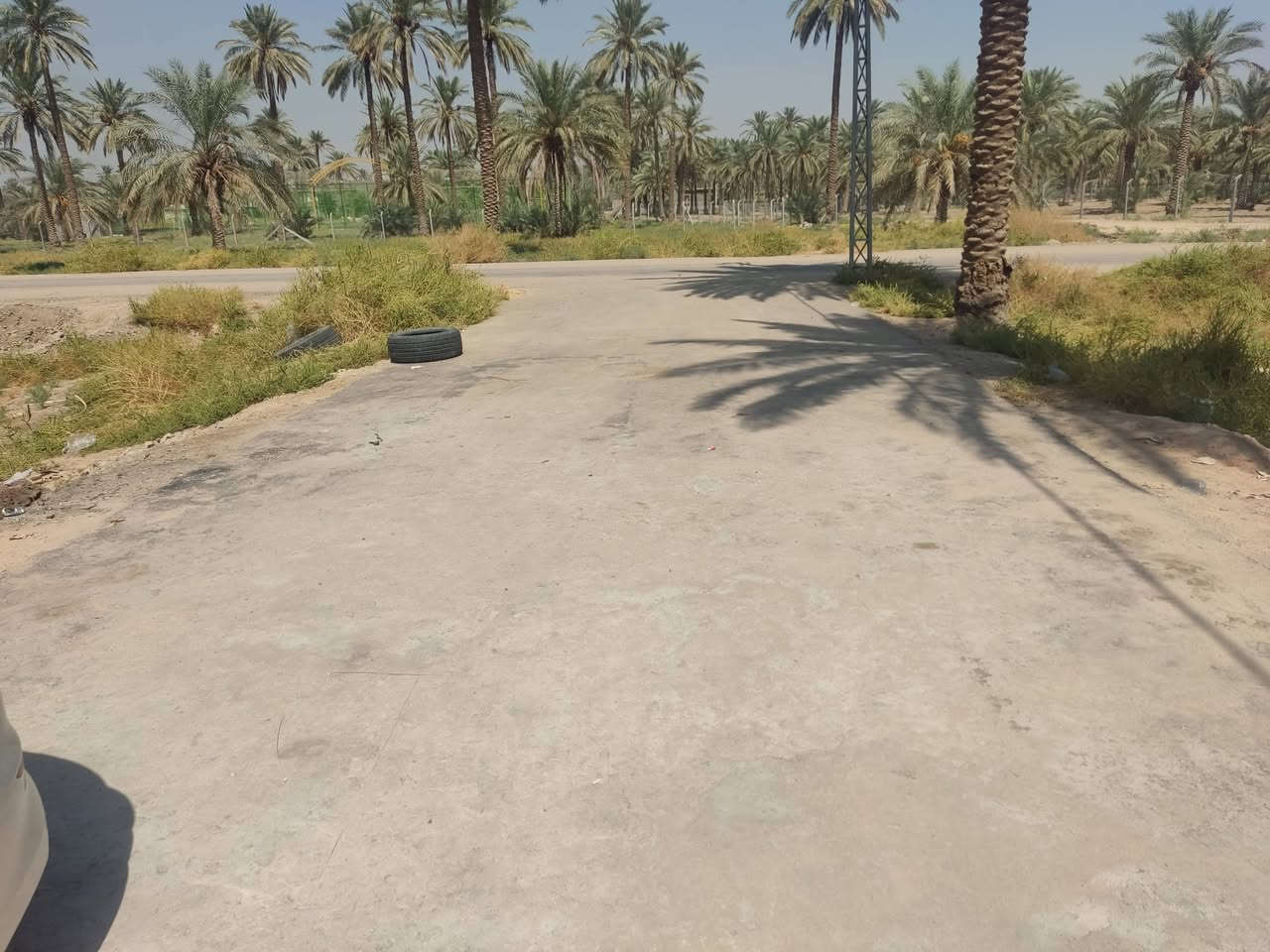بيت 180 م
سند 25
زوير قرب الملعب التقسيم الجديد. 
يحتوي ع غرفتين نوم 
صاله
 هول 
مطبخ حديقه… 
كراج. 
صحيات داخليه 
وخارجيه 
طابوك جمهوري. 
واجهيه 9م
نزال 20م
  مثل ماموضح كامل اي  نقص مابي .. 
للاستفسار
 اتصل ***********
