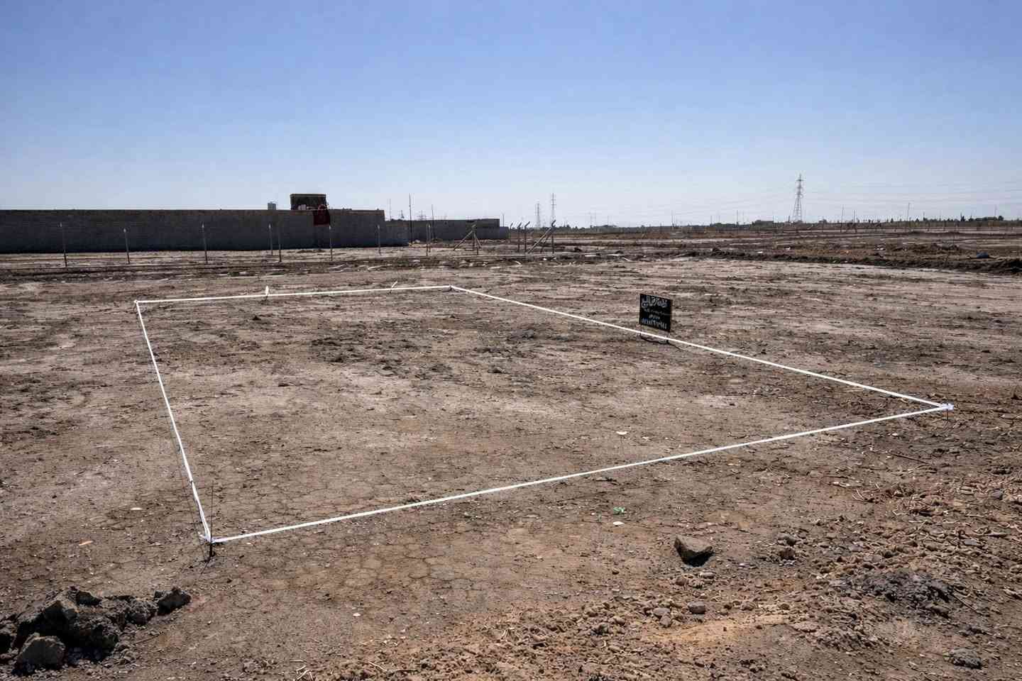 قطعة ارض للبيع
الموقع/ الناصريه حي الجوادين النزله الثانيه
مساحه 200 متر 
متوفر بيها كهرباء وشارع سبيس
 تنزل بشارع السكه لكدام تلاكيك صورة حسن نصر الله تعبرها تلاكيك حسينية الزهراء هيه ثاني فرع على اليمنه اصير وبسعر مناسب انشاءالله الاتصال ***********
