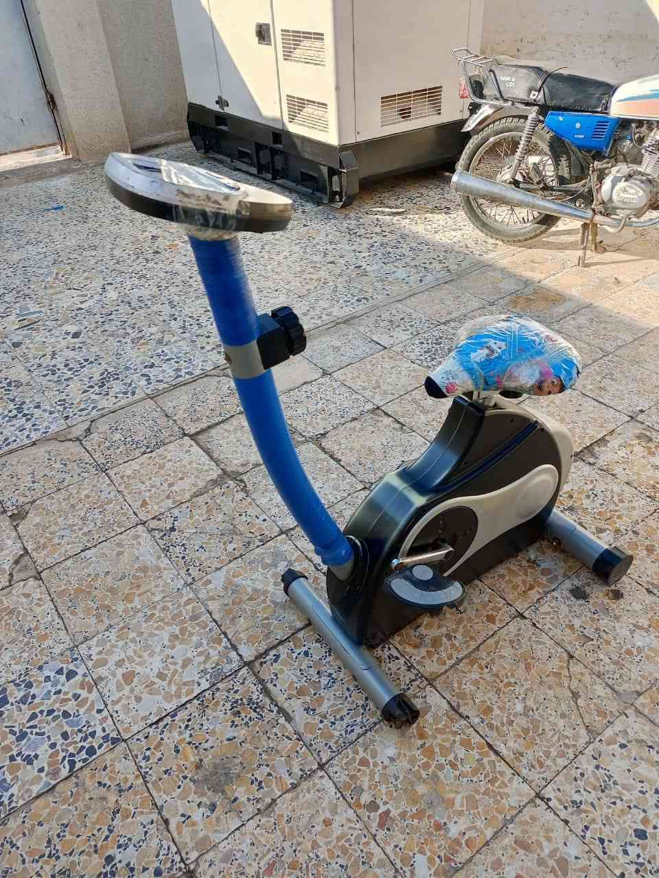 السلام عليكم جهاز بايسكل رياضي منزلي للبيع السعر يدخل خاص ***********
