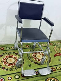 كرسي متحرك • دواسات متحركه • يتحمل ١٢٠كجم