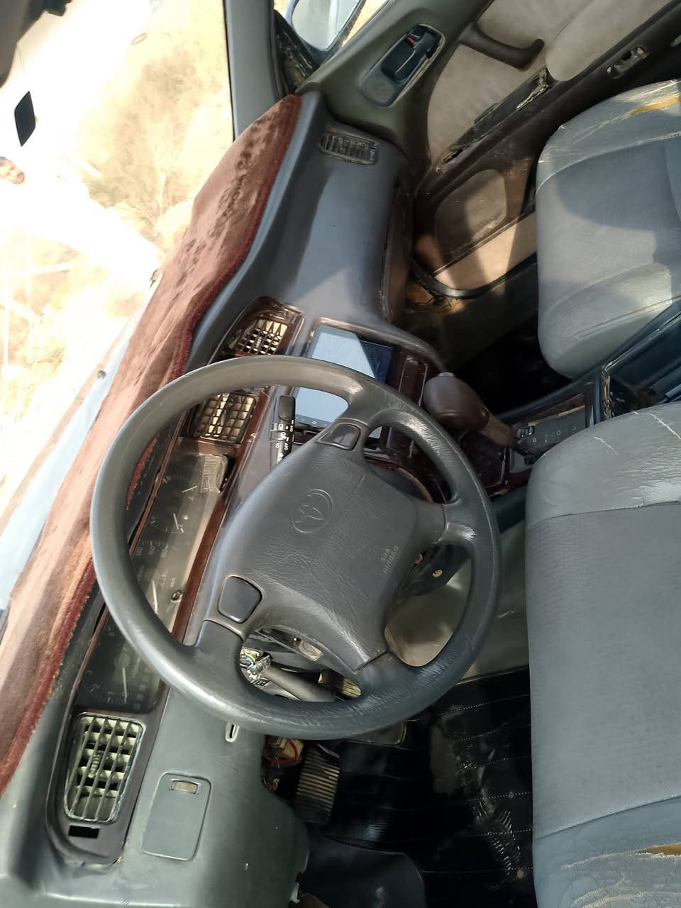 يالله سياره بطه مفصول كير ومحرك وحداديه مكفولة تخم تاير جديد سنويه صاقطه مصبوغة جماليه تحويل مباشر السعر ٥٥ وبيها مجال مكان السياره الضلوعيه ***********
