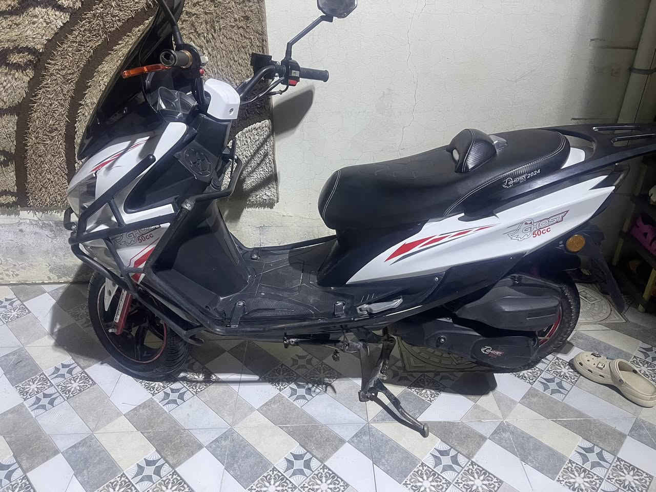 السلام عليكم دراجه كوست صيني نقصه هندر موديل ٢٠٢٤ سعره ٤٢٥وبيه مجال ***********
