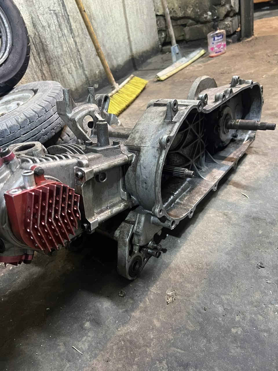 شلونهم الولد
مكينه سكنس هاون مطابق 63 بيها روله قويه 

بيها قبابه اصلي وبوشه اصلي و قطرة دهن  و راسطه دشلي

سعرها 325:

مكاني الأمين الثانيه *********** او ***********
