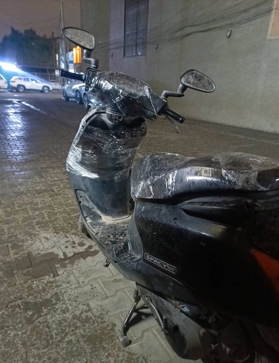 سلام عليكم سبيسي ياباني للبيع دراجه شغاله بكل وقت تجي تفحص وأشوف بعينك كهربائيات كله  شغاله السعر 300وبيه مجال مكاني بغداد العطيفيه قرب سالم دعبول واتساب***********
